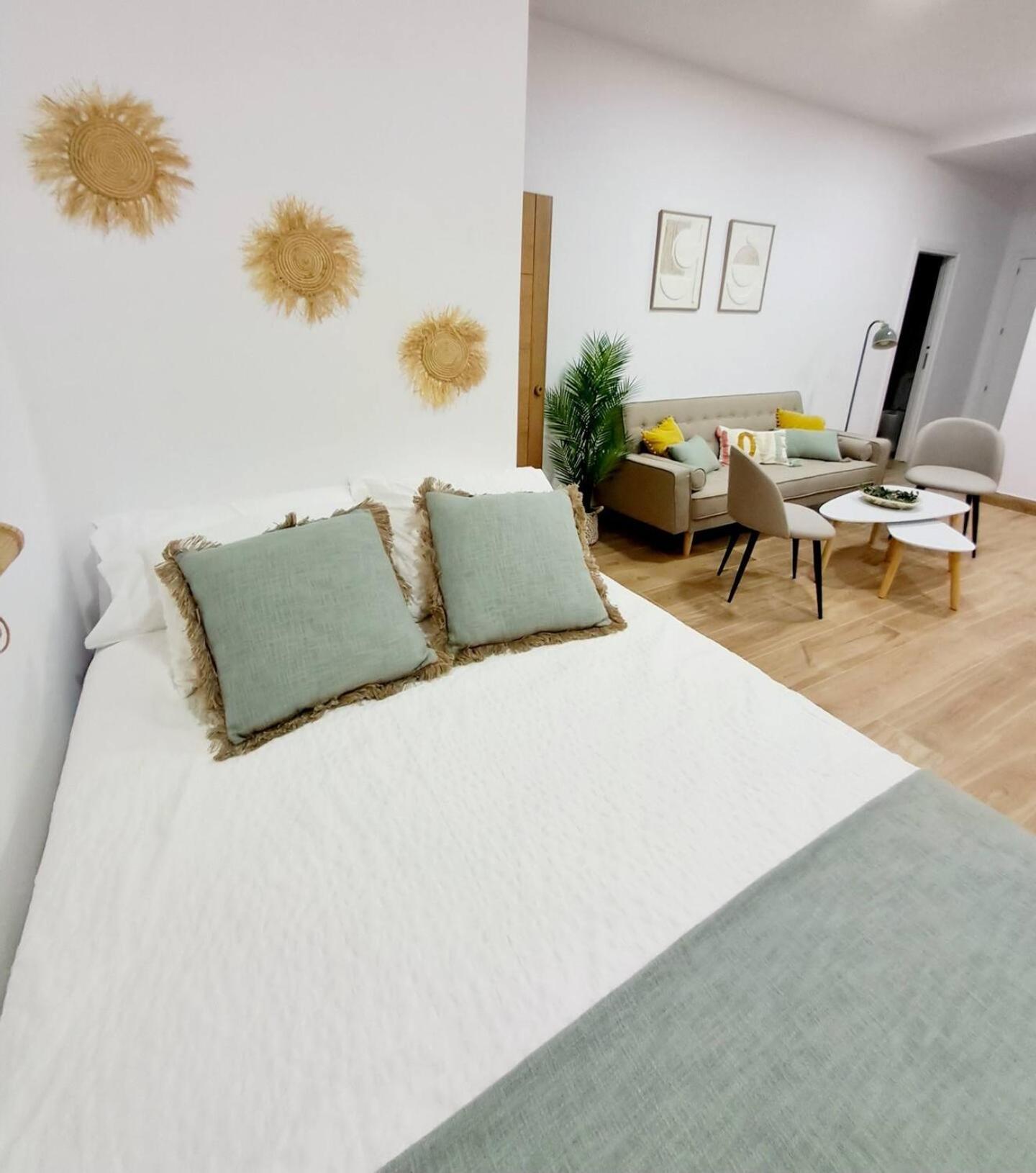 Coffee & Calm Triana Apartment Севиля Екстериор снимка